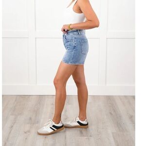 NWT Risen Front Seam Denim Shorts